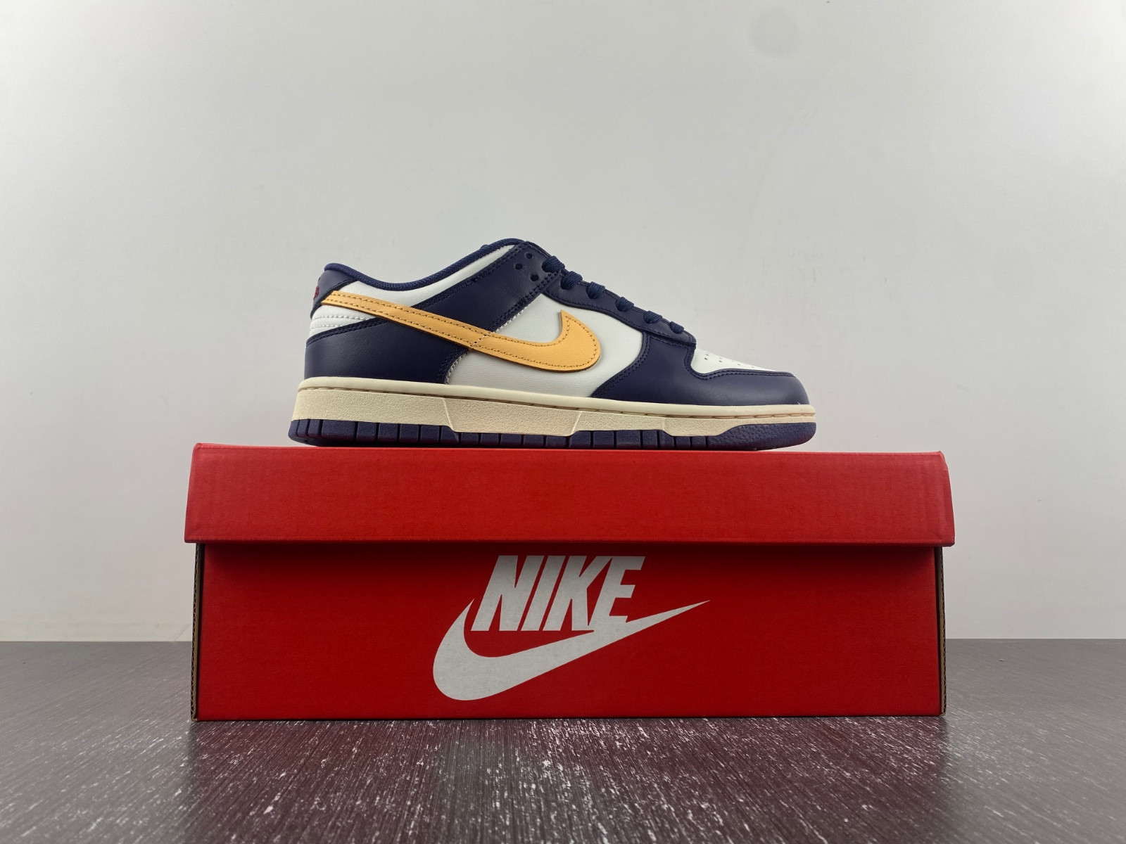 Nike Dunk Low 
