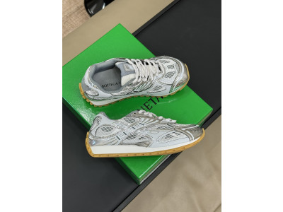 Bo*te*ga ve*ne*ta orbit low top lace up sneaker in silver & white