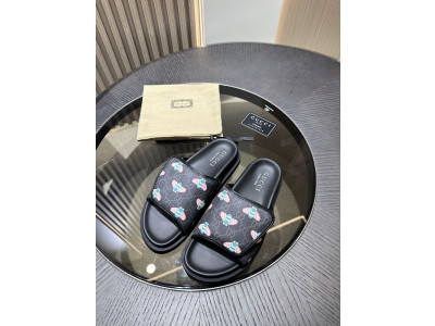 GUC LEATHER SLIDE