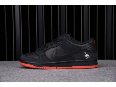 Nike SB Dunk Low Black Pigeon 883232-008