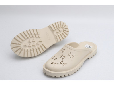 GUC LEATHER SLIDE
