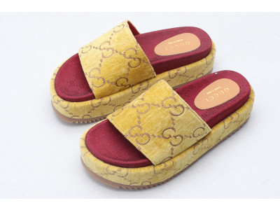 GUC LEATHER SLIDE
