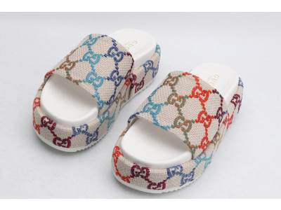 GUC LEATHER SLIDE