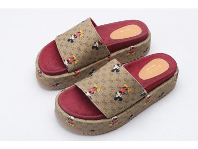 GUC LEATHER SLIDE