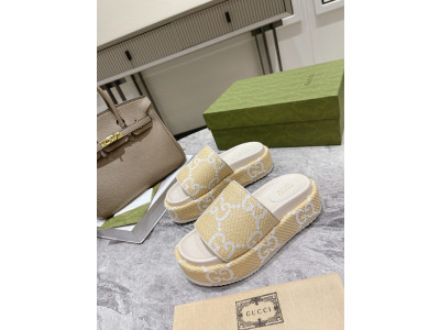 GUC LEATHER SLIDE