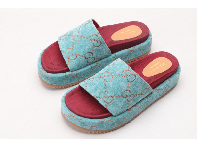 GUC LEATHER SLIDE