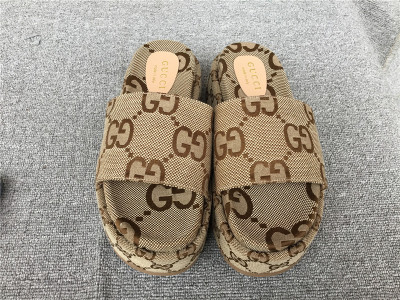 GUC LEATHER SLIDE