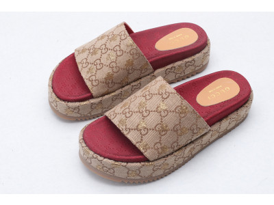 GUC LEATHER SLIDE