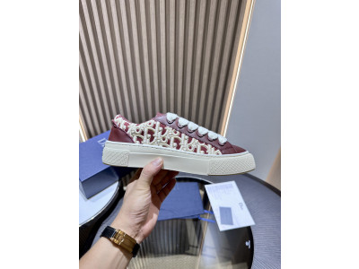 DR B33 SNEAKER