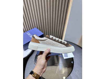 DR B33 SNEAKER