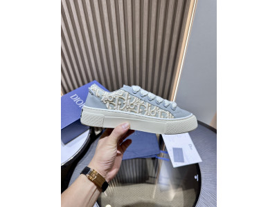 DR B33 SNEAKER