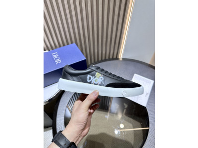 DR B33 SNEAKER