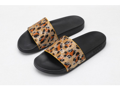 GUC LEATHER SLIDE
