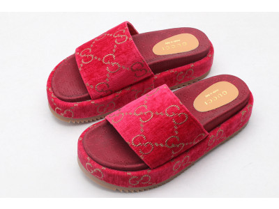 GUC LEATHER SLIDE