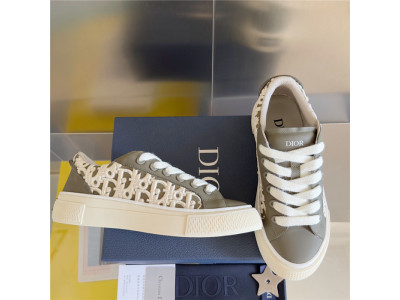DR B33 SNEAKER