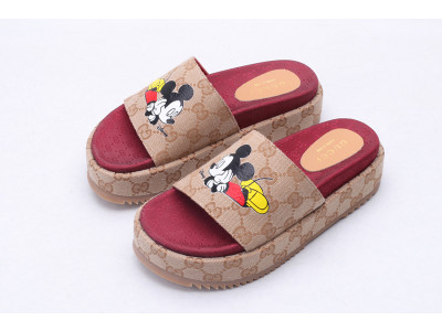 GUC LEATHER SLIDE