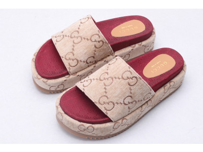 GUC LEATHER SLIDE