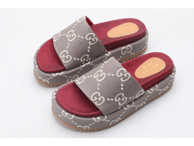 GUC LEATHER SLIDE