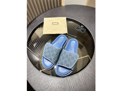 GUC LEATHER SLIDE