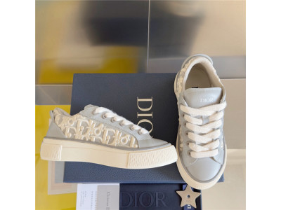 DR B33 SNEAKER
