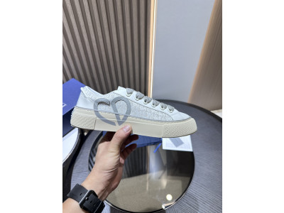 DR B33 SNEAKER