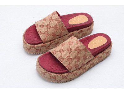 GUC LEATHER SLIDE