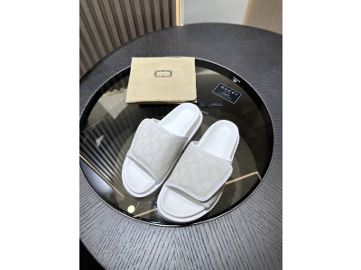GUC LEATHER SLIDE